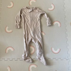 L’ovedbaby Organic Baby Zipper Footie in Vanilla Size 0-3m